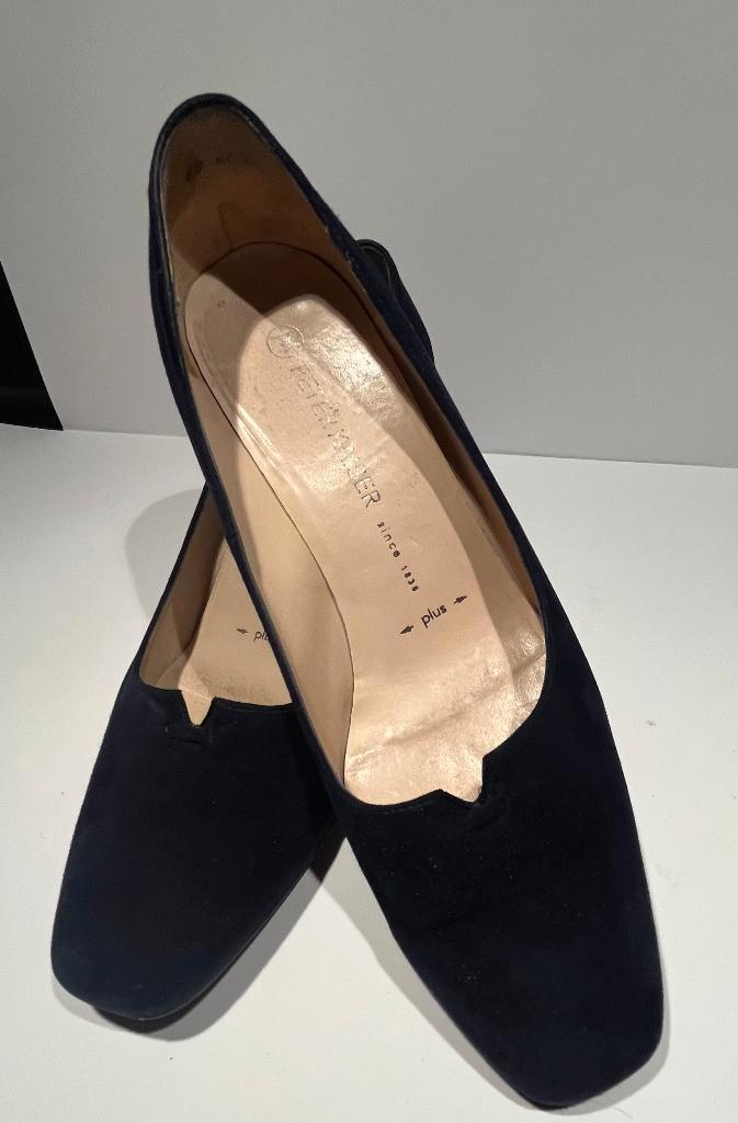 Peter Kaiser pumps, donkerblauw suède, maat 7, Kleding | Dames, Schoenen, Zo goed als nieuw, Pumps, Blauw, Ophalen of Verzenden