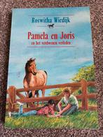 R. Wiedijk - Pamela en Joris en het verdwenen verleden, Boeken, Kinderboeken | Jeugd | onder 10 jaar, Ophalen of Verzenden, Fictie algemeen