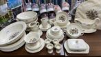 Wedgwood Barlaston Servies met Bloemmotief, Ophalen