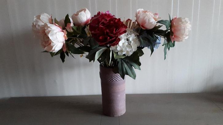 Gekleurde kunstbloemen met vaas, Huis en Inrichting, Woonaccessoires | Kunstplanten en Kunstbloemen, Zo goed als nieuw, Binnen