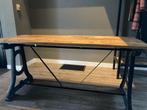 Tv meubel / side table met gietijzer onderstel, Huis en Inrichting, Tafels | Sidetables, 25 tot 50 cm, 150 tot 200 cm, Rechthoekig