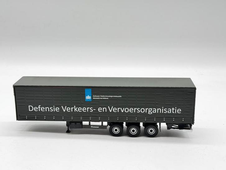 TEKNO KRONE DEFENSIE LEGER TRAILER + laadklep, Hobby en Vrije tijd, Modelauto's | 1:50, Nieuw, Bus of Vrachtwagen, Tekno, Ophalen of Verzenden