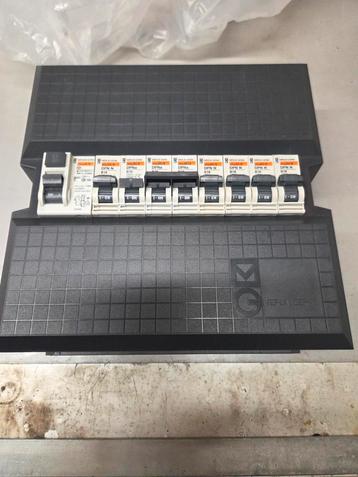 Merlin Gerin groepenkastje met kookgroep beschikbaar voor biedingen