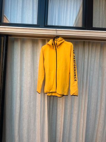 Peak performance vest geel maat S beschikbaar voor biedingen