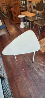 Vintage bijzettafel met 2 stoeltjes, Ophalen