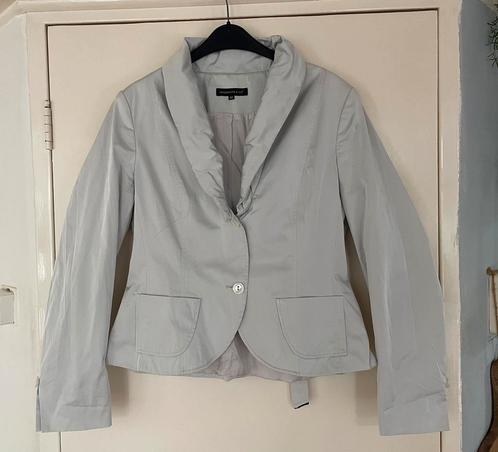 Josephine & Co jasje, mt 40, Kleding | Dames, Jasjes, Kostuums en Pakken, Zo goed als nieuw, Jasje, Maat 38/40 (M), Grijs, Ophalen of Verzenden