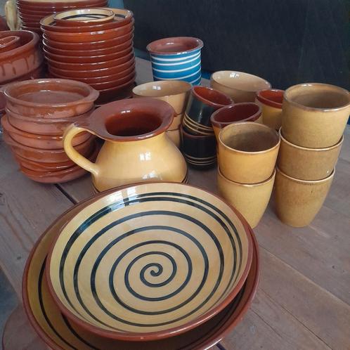 Tapas servies geel aardewerk met sonkerblauwe cirkels, Huis en Inrichting, Keuken | Servies, Gebruikt, Bord(en), Overige stijlen