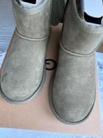 UGG Classic nieuw in doos maat 37, Kleding | Dames, Schoenen, Ophalen of Verzenden