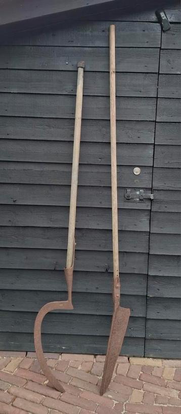 Oud gereedschap uit Giethoorn, Vilzemes en Riethaak, Haak. beschikbaar voor biedingen