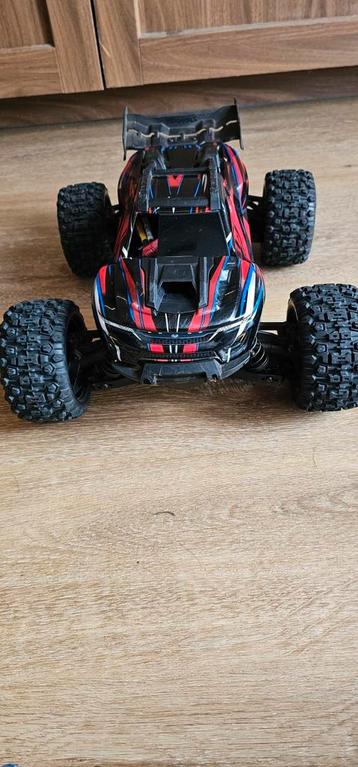 2 weken oude traxxas Mini XRT te koop aangeboden. Inc 3xLipo beschikbaar voor biedingen