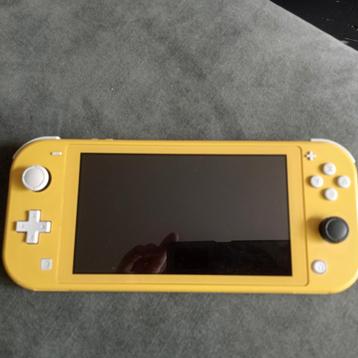 nintendo switch lite met veel games en hoes voor moonswatch beschikbaar voor biedingen