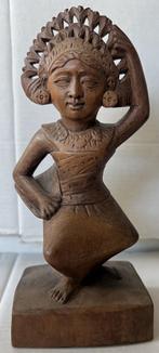 Oud beeldje van een Legong danseres, Antiek en Kunst, Ophalen of Verzenden