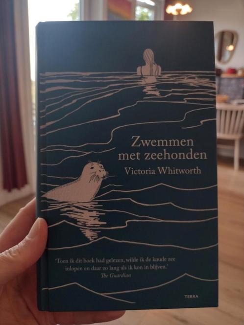 Victoria Whitworth - Zwemmen met zeehonden, Boeken, Overige Boeken, Zo goed als nieuw, Ophalen of Verzenden