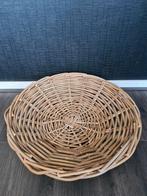 Rotan mand / decoratie / traktatie / kraammand, Ophalen of Verzenden, Zo goed als nieuw