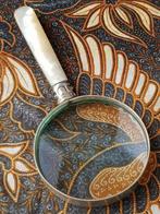 Magnifying glass uit Engeland met parelmoer handvat 18,3 cm., Antiek en Kunst, Antiek | Woonaccessoires, Ophalen of Verzenden