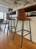 2x Karakteristieke krukken van Dutch Bone echt leer, Huis en Inrichting, Barkrukken, Ophalen, Met voetsteun, 60 tot 90 cm, Leer