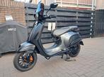 vespa sprint 50cc akrapovic, Ophalen of Verzenden, Zo goed als nieuw