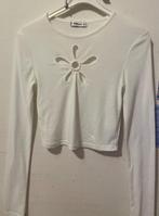 Witte Crop Top met Bloemen-Cutout, Kleding | Dames, Tops, Wit, Ophalen of Verzenden, Zo goed als nieuw, Lange mouw