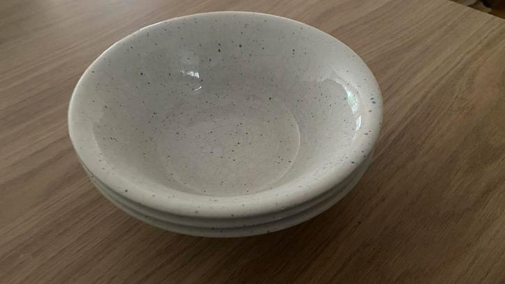 3 Saladeschalen - Hema Confetti & John Tams, Huis en Inrichting, Keuken | Servies, Gebruikt, Schaal of Schalen, Overige stijlen