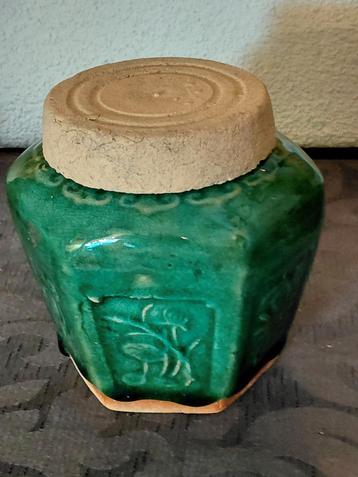 oude gemberpot met originele deksel  beschikbaar voor biedingen