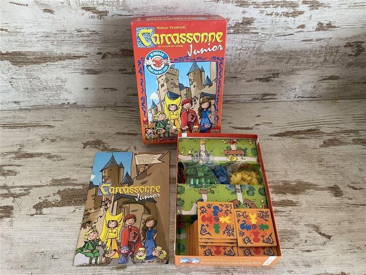 Carcassonne junior 999 games [s925], Hobby en Vrije tijd, Gezelschapsspellen | Bordspellen, Zo goed als nieuw, Ophalen of Verzenden