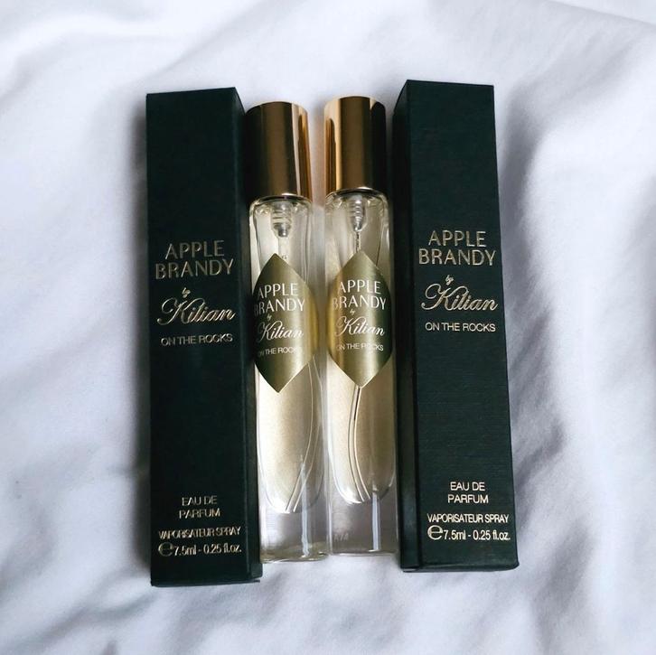 NU €25 ‼️ Apple Brandy On The Rocks by Kilian 7,5 ml parfum, Sieraden, Tassen en Uiterlijk, Uiterlijk | Parfum, Nieuw, Ophalen of Verzenden