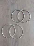 Zilverkleurige Oorbellen 2 sets, Overige materialen, Hangers, Ophalen of Verzenden, Zo goed als nieuw