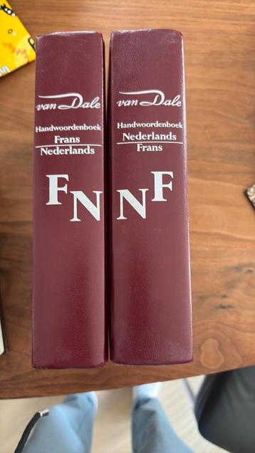 Van Dale Frans - Nederlands/ NL-FR beschikbaar voor biedingen