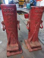 2x 25 ton’s scheepskrik. Zeer robust, Ophalen, Gebruikt, Hydraulisch, Garagekrik