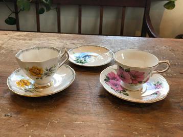 Royal albert ? Royal stafford ? Gebloemde kopjes beschikbaar voor biedingen