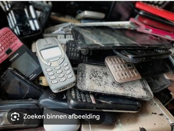 Oude telefoons en electronica gevraagd beschikbaar voor biedingen