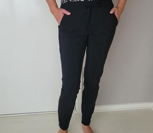 Studio Anneloes Downstairs broek
Dikke travelstof Zwart, Kleding | Dames, Broeken en Pantalons, Zo goed als nieuw, Maat 36 (S)