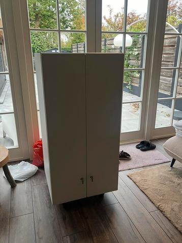 Ikea kledingkast als nieuw beschikbaar voor biedingen