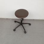 Ahrend verrijdbare kruk  - bruine skai ihv 41-57cm, Huis en Inrichting, Krukjes, Ophalen of Verzenden, Gebruikt, Hout