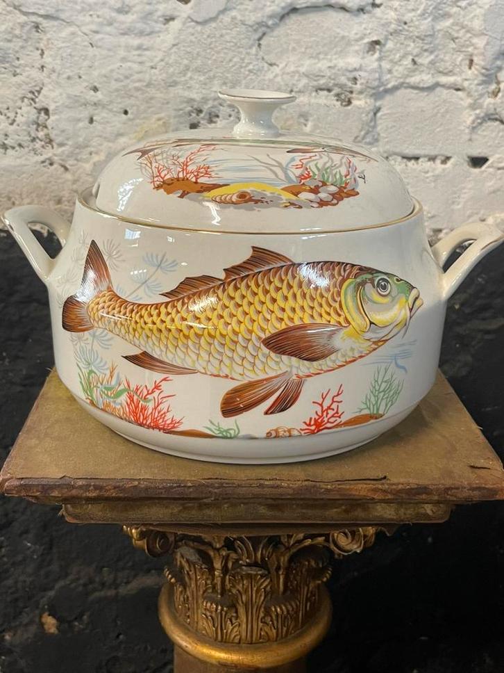 Vintage Euro Porcelaine dekschaal opdruk vis  schaal groot, Huis en Inrichting, Keuken | Servies, Schaal of Schalen, Overige stijlen
