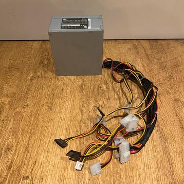 Cooler Master 390 watt Desktop voeding beschikbaar voor biedingen