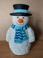 VINTAGE HEMA PAPIERMACHE SNEEUWPOP+ZWARTE HOED+BLAUWE SJAAL, Diversen, Kerst, Verzenden, Zo goed als nieuw