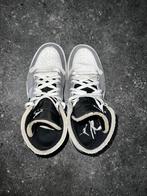 Nike Air Jordan 1 mid SE Craft, Kleding | Heren, Schoenen, Overige kleuren, Ophalen of Verzenden, Sneakers of Gympen, Gedragen