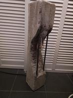 Stoere tafellamp van beton met betonijzers, Ophalen, Zo goed als nieuw, 50 tot 75 cm