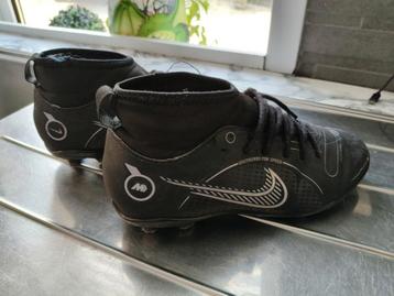 Nike Voetbalschoenen Maat 35,5 beschikbaar voor biedingen