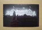 Foto staatsmijn Hendrik bij avond - Brunssum - 1938, Verzamelen, Foto's en Prenten, Verzenden, Foto, Nieuw, Gebouw