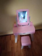 Kinder  kamer  en  tafels  met  stul, Ophalen, Zo goed als nieuw, Tafel(s)
