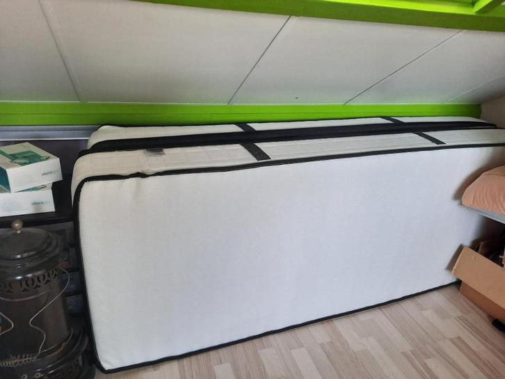 Matrassen, Huis en Inrichting, Slaapkamer | Matrassen en Bedbodems, Zo goed als nieuw, Matras, 80 cm, 200 cm, Eenpersoons, Ophalen
