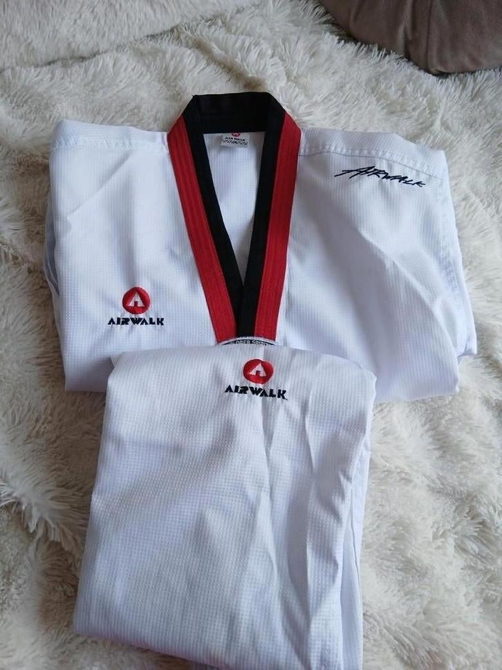 Kinder Taekwondo pak, Maat XS of kleiner, Verzenden, Zo goed als nieuw, Taekwondo