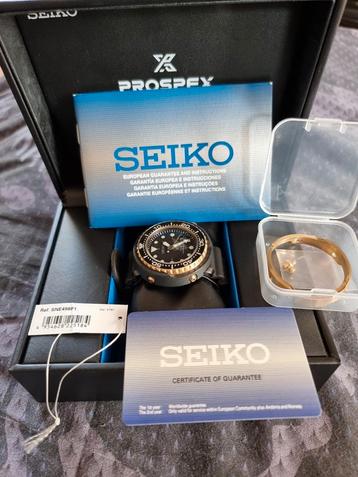 Prachtige Seiko solar SNE498P1 Tuna + extra shroud full set beschikbaar voor biedingen