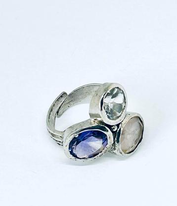 Elegante Edelsteen ‘Gouden Driehoek’ Ring | zie omschrijving beschikbaar voor biedingen