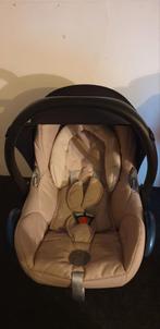 Maxicosi cabriofix beige en koeka voetenzak taupe, Ophalen, Zo goed als nieuw, 0 t/m 13 kg, Maxi-Cosi
