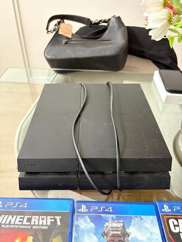 PS4 + 4 Controllers, Headset en 9 games - Compleet Set beschikbaar voor biedingen