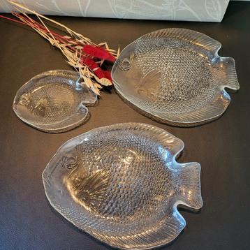 Retro Arcoroc vis vormige schaaltjes. 3 stuks beschikbaar voor biedingen