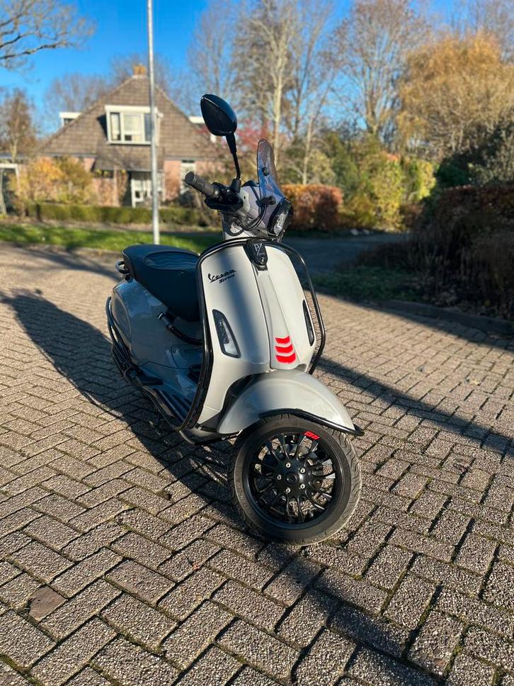 Vespa sprint, Fietsen en Brommers, Scooters | Vespa, Zo goed als nieuw, Vespa S, Benzine, Ophalen of Verzenden